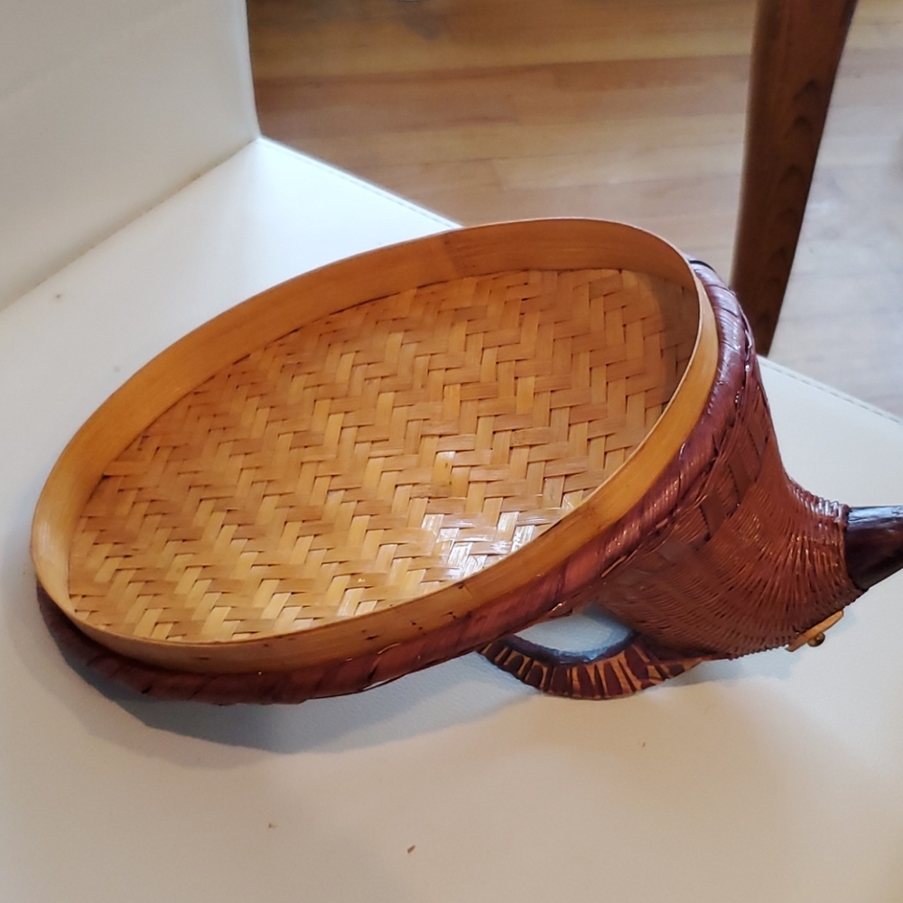 Vintage Handwoven Animal Basket - Picture 16 of 16